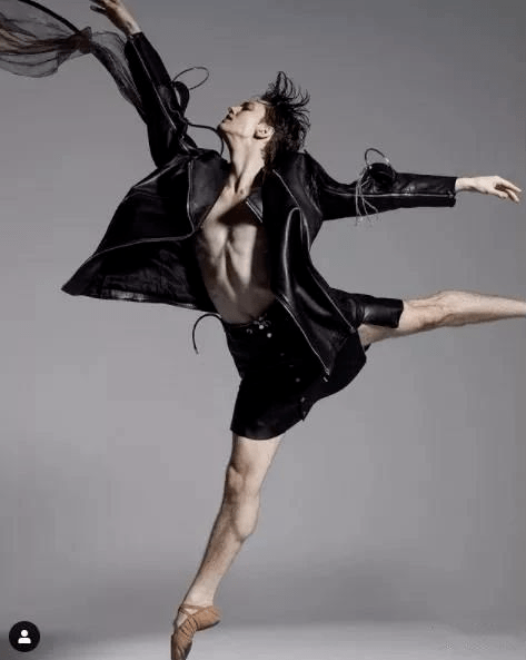 185cm 俄罗斯"芭蕾舞"美少年,让无数女生看后都直呼:想嫁!_julian