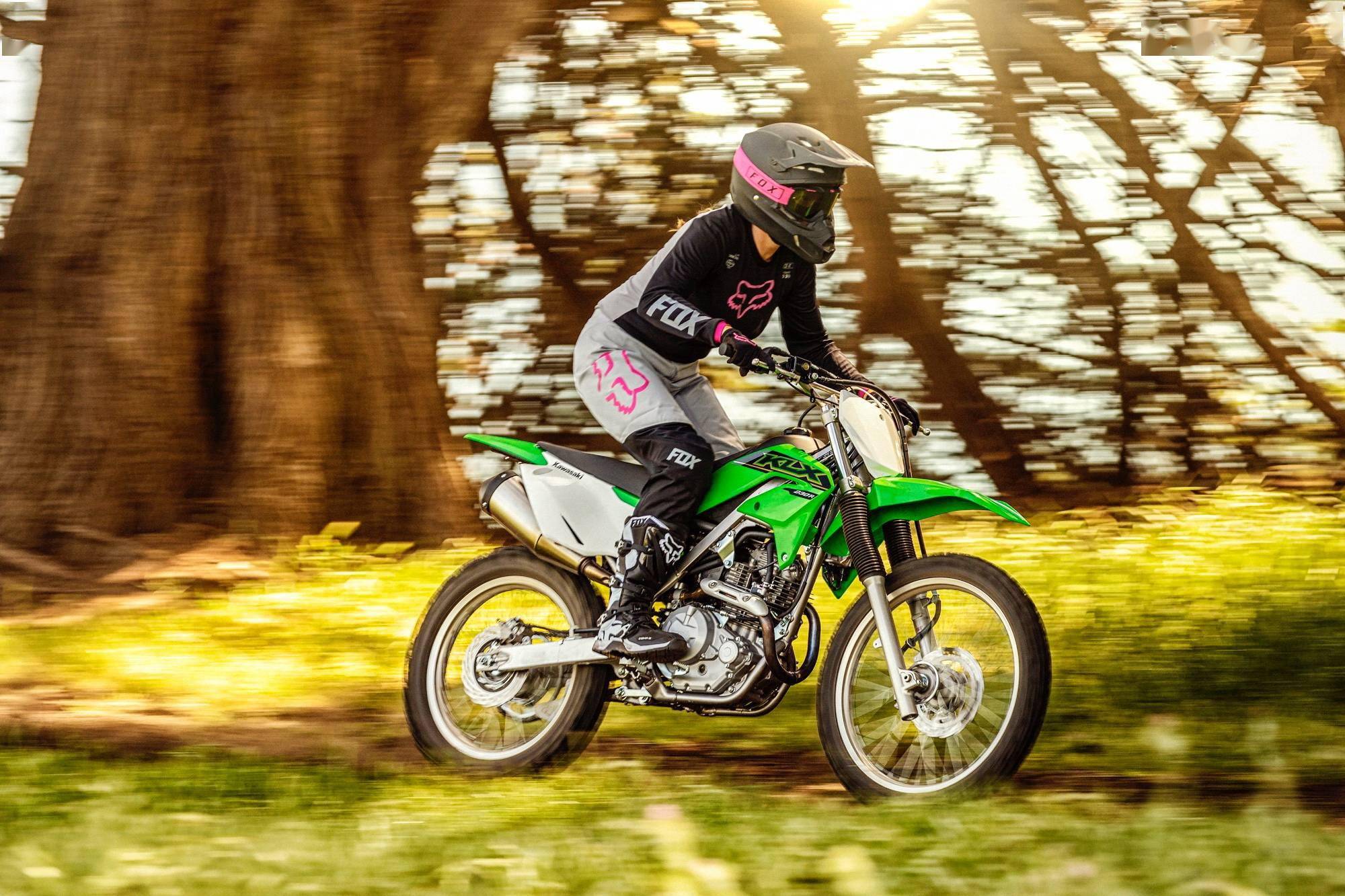 kawasaki 发布低座版越野车 klx230r s