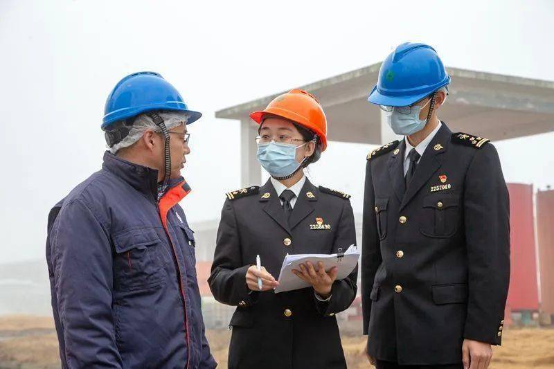 上海海关完成了中国首张单一燃料油期货保税标准仓单的质押备案