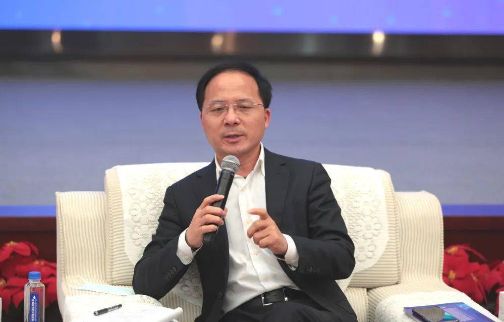 王国荣在讲话中指出,此次沙龙的举行,是对市委,市政府大力推动数字化