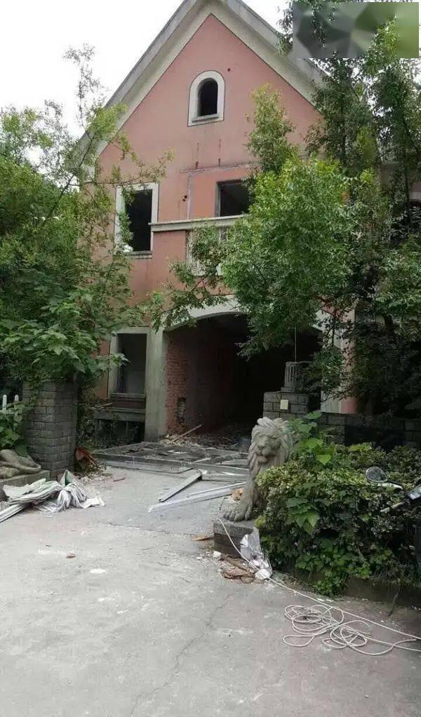 百万网友围观凶宅改造降价900万的凶宅你敢住吗