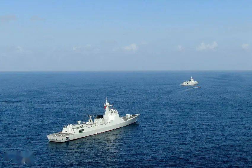 海军第3637批护航编队举行任务交接仪式