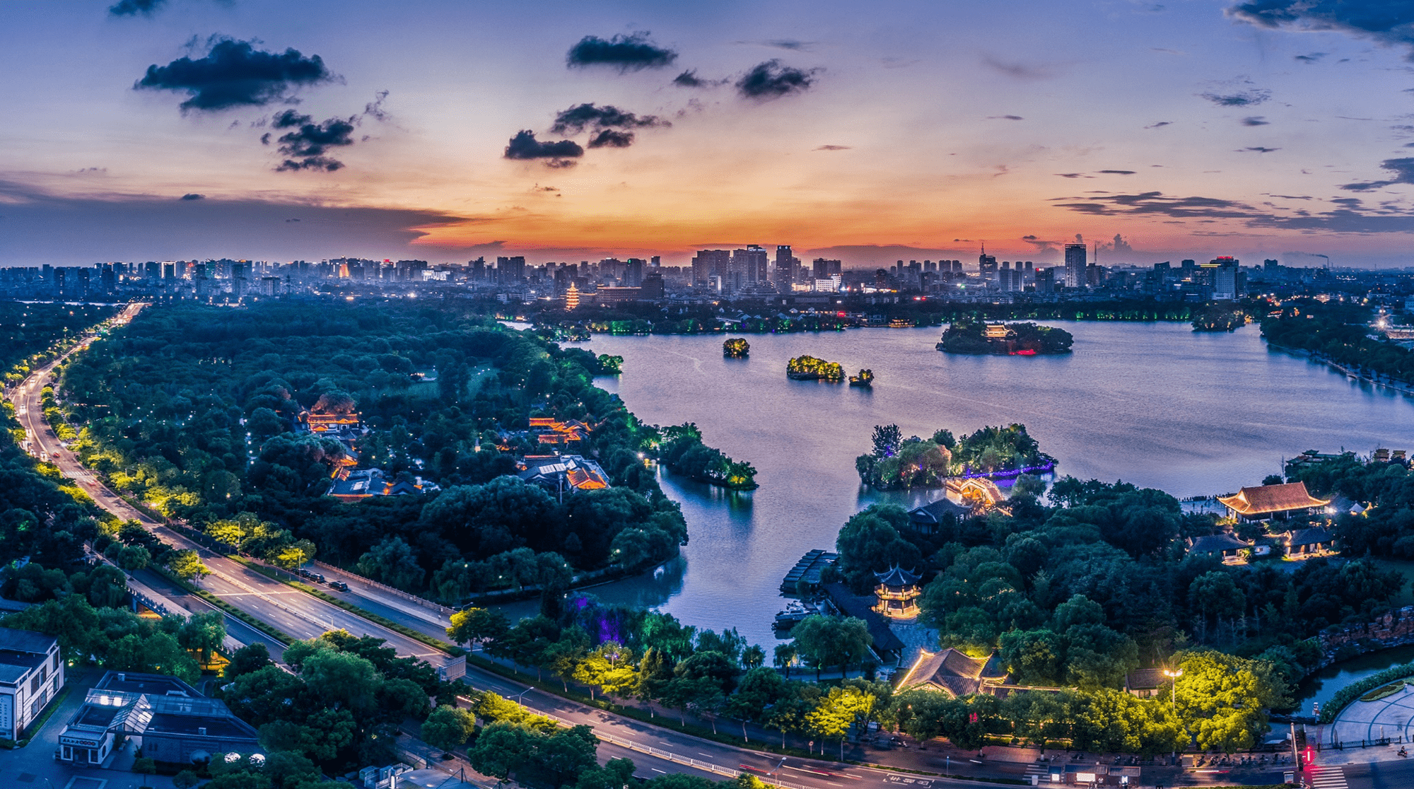 打造红色旅游标杆城市为有效推动文旅产业的发展,嘉兴首先从红色文化