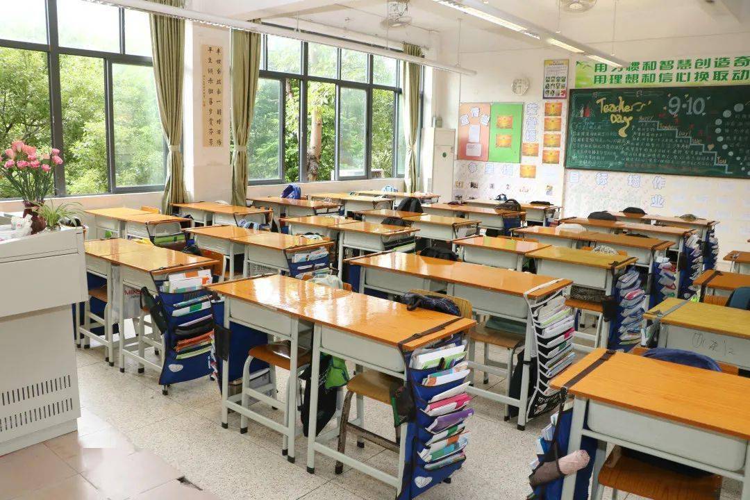 彰显班级特色展现班级风采东涌中学2020学年第一学期课室文化评比活动