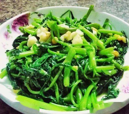 女性不想肚子鼓鼓,不妨多吃此菜,排毒清便,减一下大肚腩!