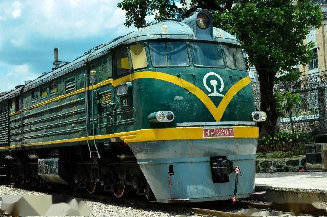 那些年送人们回家过年的火车总有一款你坐过