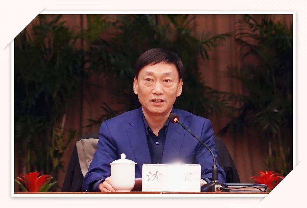 携手并进共创泾彩吴泾镇召开2021年镇情通报会