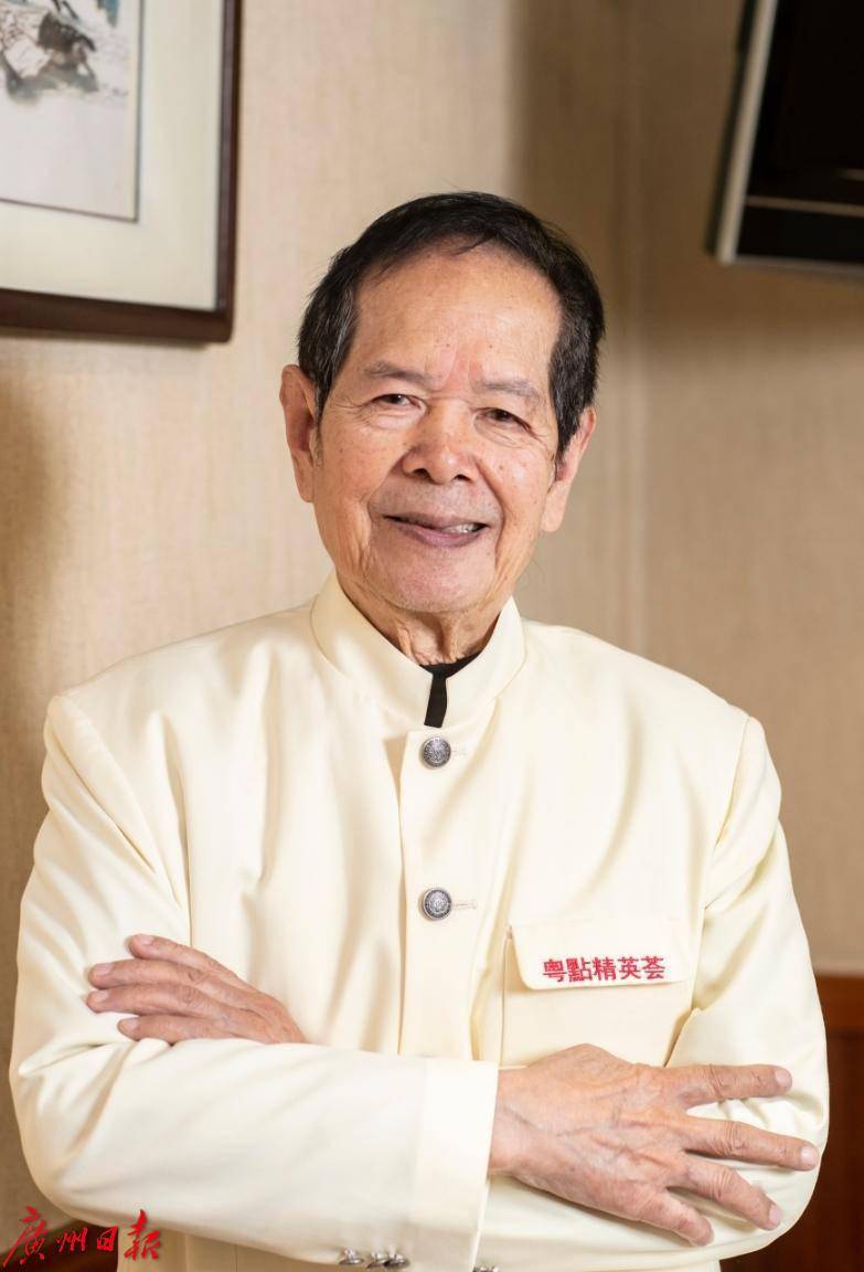 粤点泰斗何世晃广州酒家点心师傅幸福体验官蔡嘉旎手把手教做虾饺点心