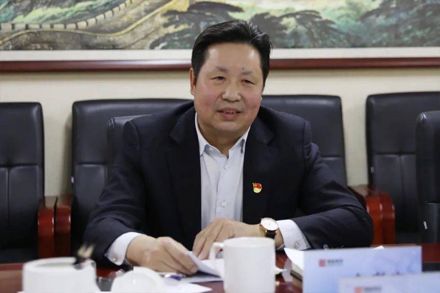 要闻仝孝忠参加生产信息化管理党支部党员大会并讲专题党课