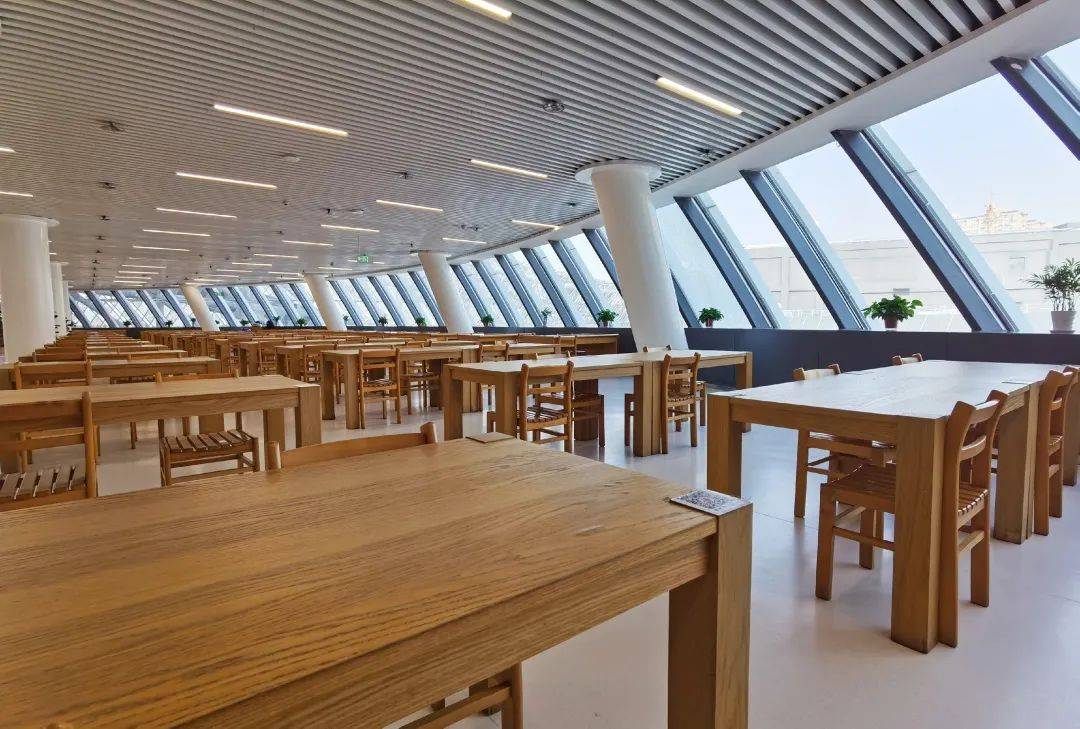 连云港市图书馆新增129个自习座位需提前预约