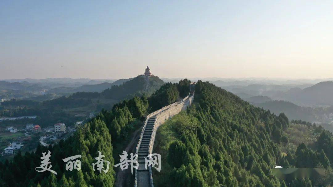 这座长城太壮观了距南部仅2公里