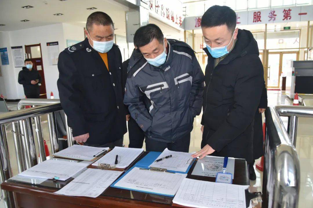 虎林市人大副主任杜占军一行在八五六督导检查安全生产工作