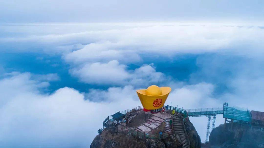 清远神峰关,看奇峰异石,品山峦气魄;勇登金子山,看云海雾凇奇观两日游