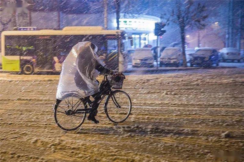 雪中人图片 真实图片