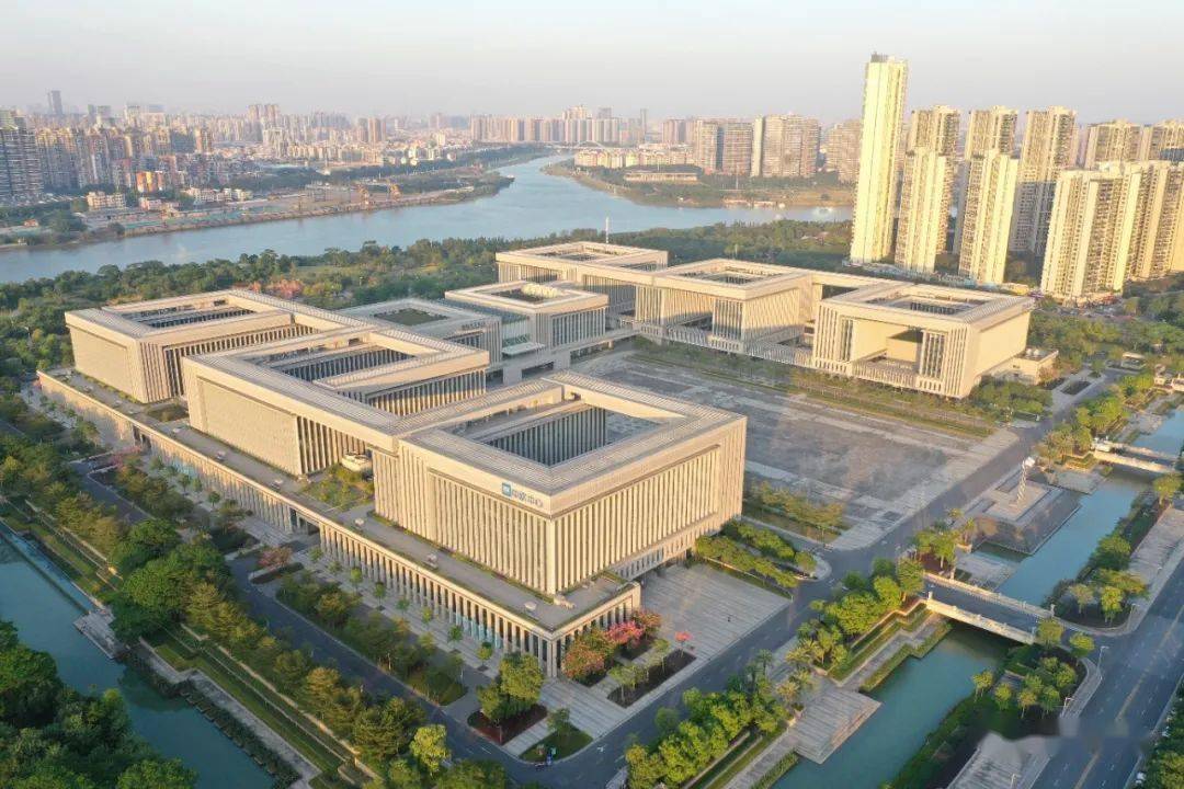 中欧中心part 02新睿广场part 03依云国际新城投资板块下属企业已是