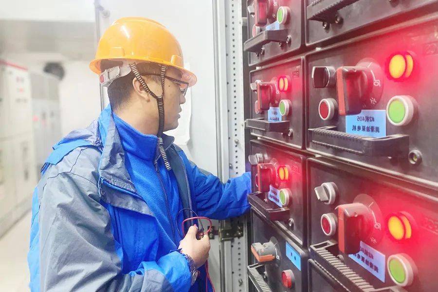 好故事何亚民从检修工到班组领头羊