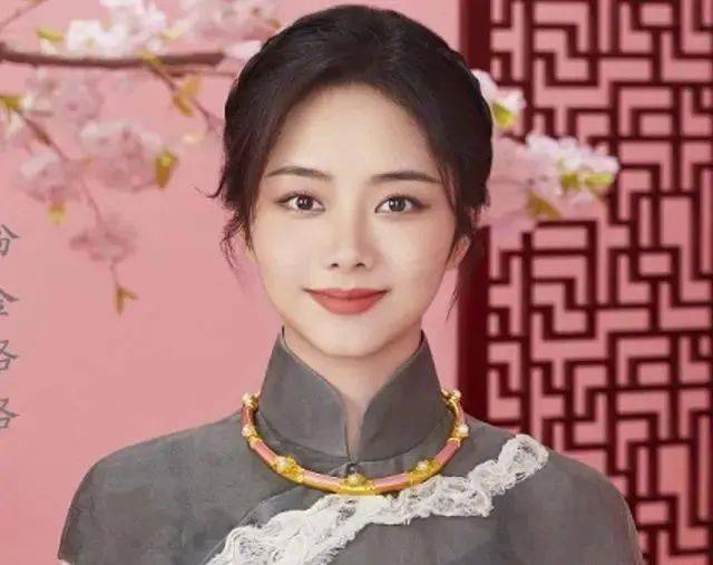 本以为谭松韵穿旗袍不好看,结果看到她的旗袍照后,果真是多虑了_感觉