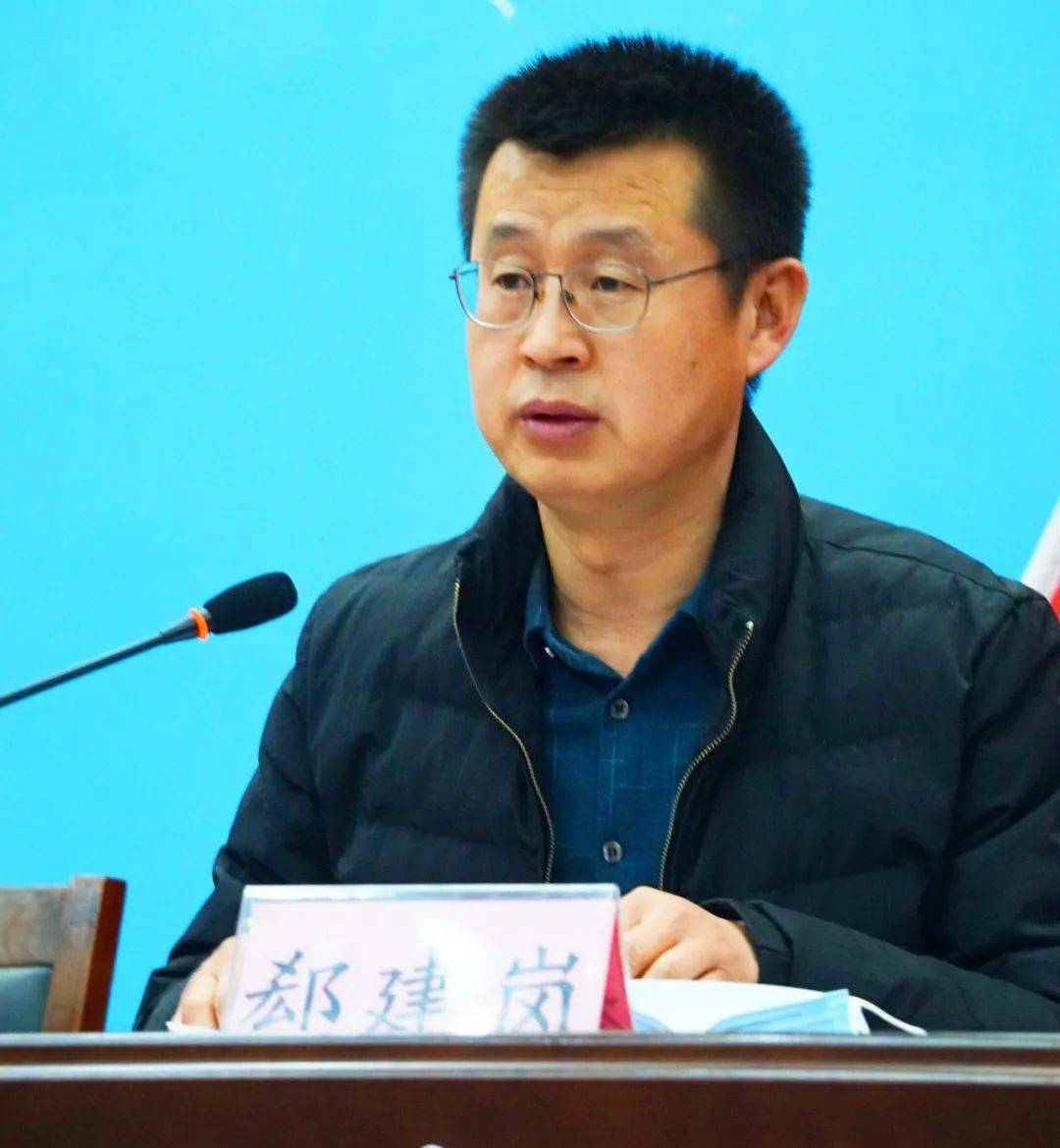 长治五中校党委书记,校长王月书,副校长崔国强出席了会议,并特别邀请