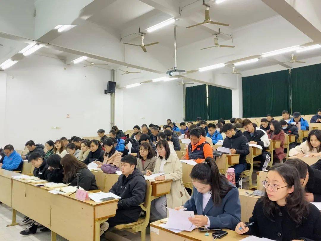 奋楫扬帆新征程乘风破浪再出发金华体校召开2020年度年终考评暨教职工