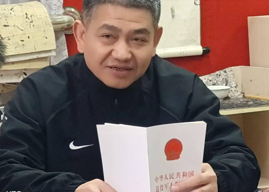 退伍军人口罩_戴口罩军人照片(2)