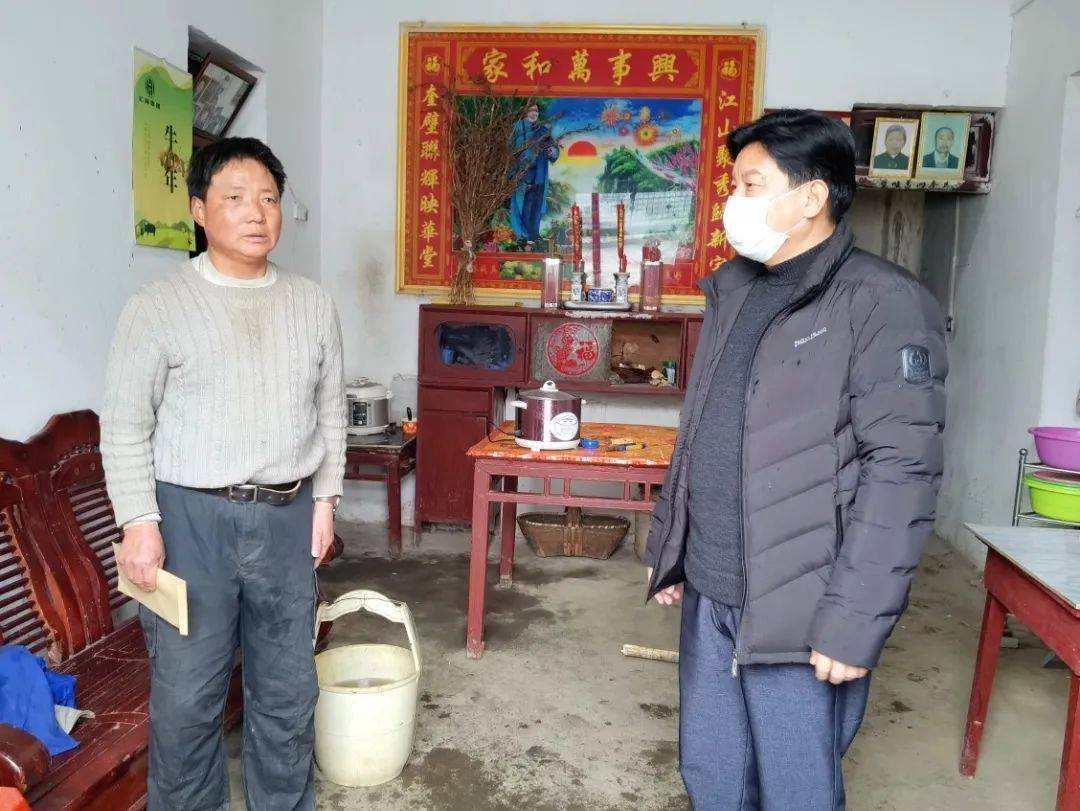 魏久明叮嘱仓埠街道继续做好社会救助和帮扶工作,帮助解决实际困难