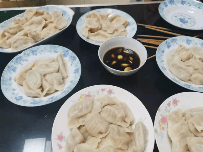 中国过年有多少人口吃饺子_过年吃饺子图片(3)