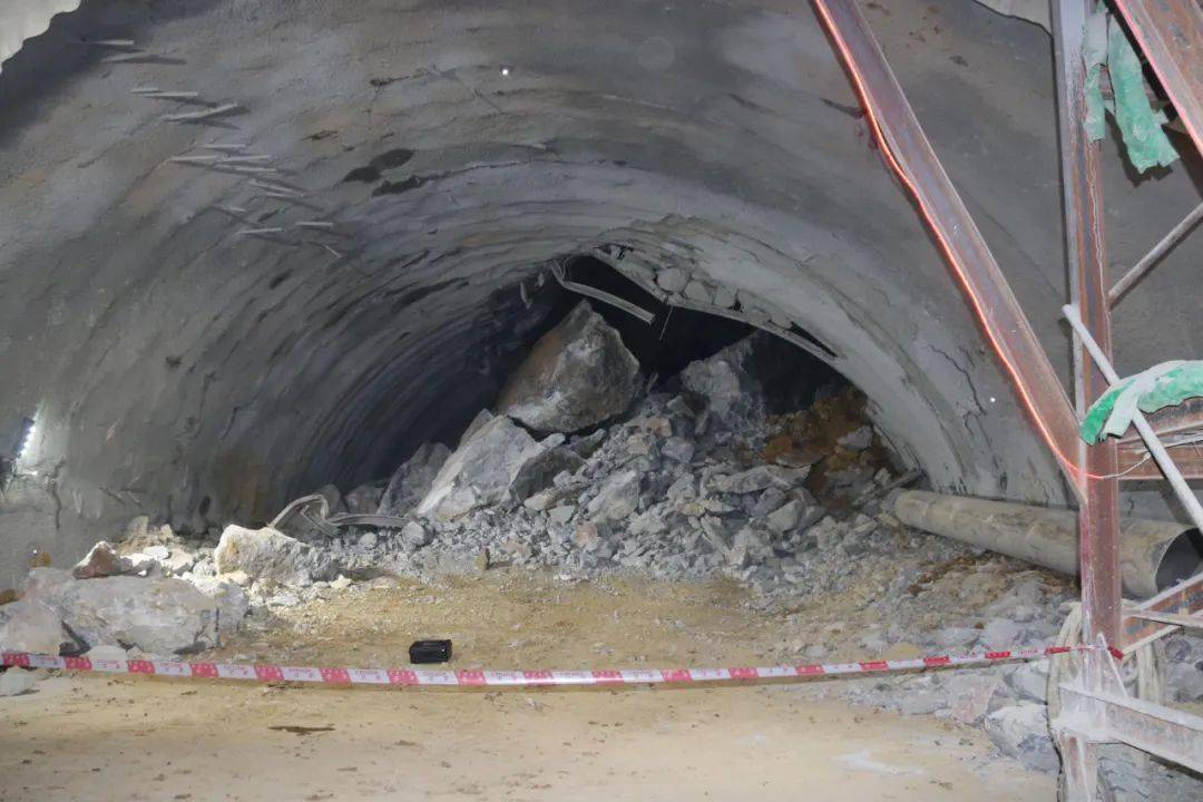 隧道塌方3家单位所有在建项目停工整改2家公司被暂停投标全县在建房建