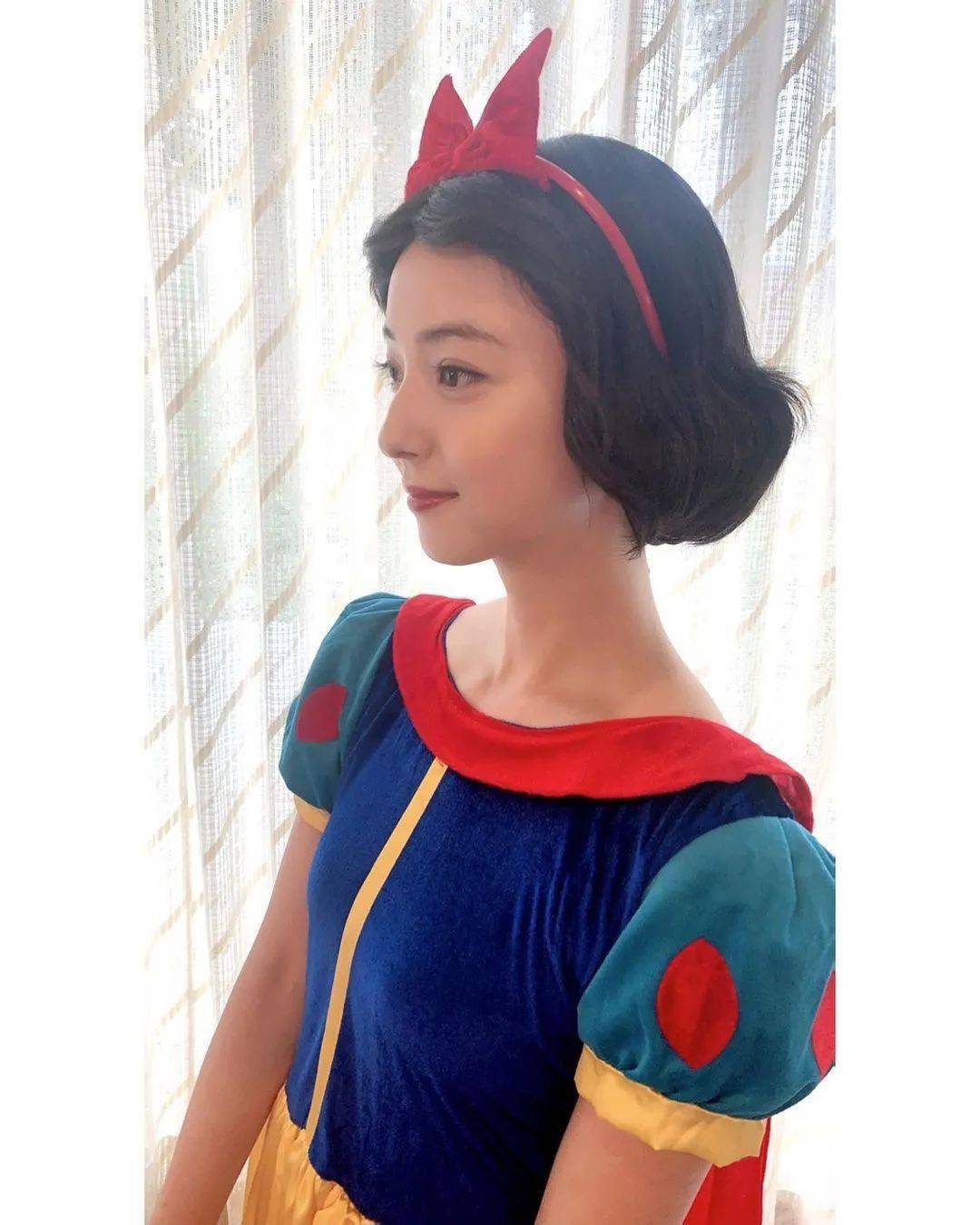 佐佐木希白雪公主造型惊艳众人:"像是童话里走出来的!