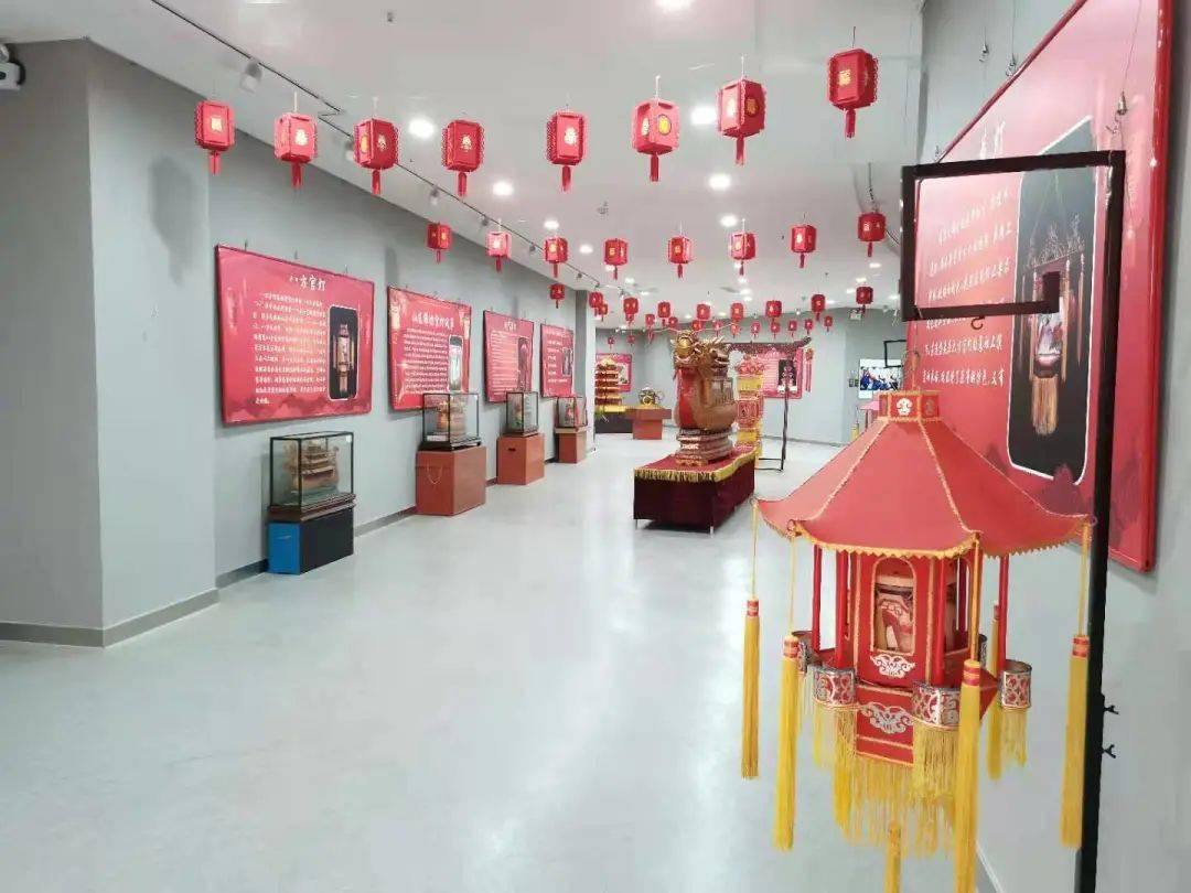 "宫灯纳福话新年"周记宫灯展在东丽美术馆开展