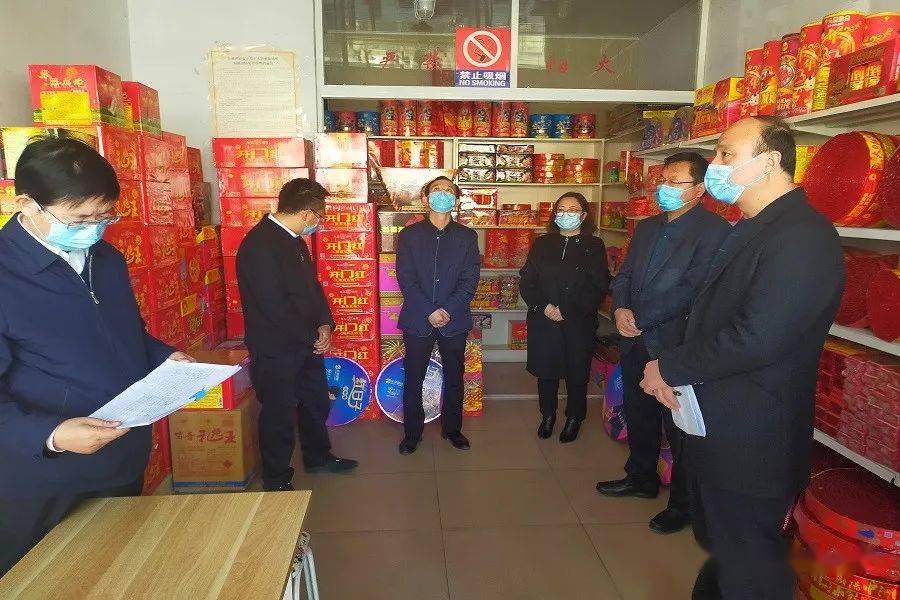 华亭市委副书记,市长景晓东,市委常委,常务副市长刘小平,市委常委靳智