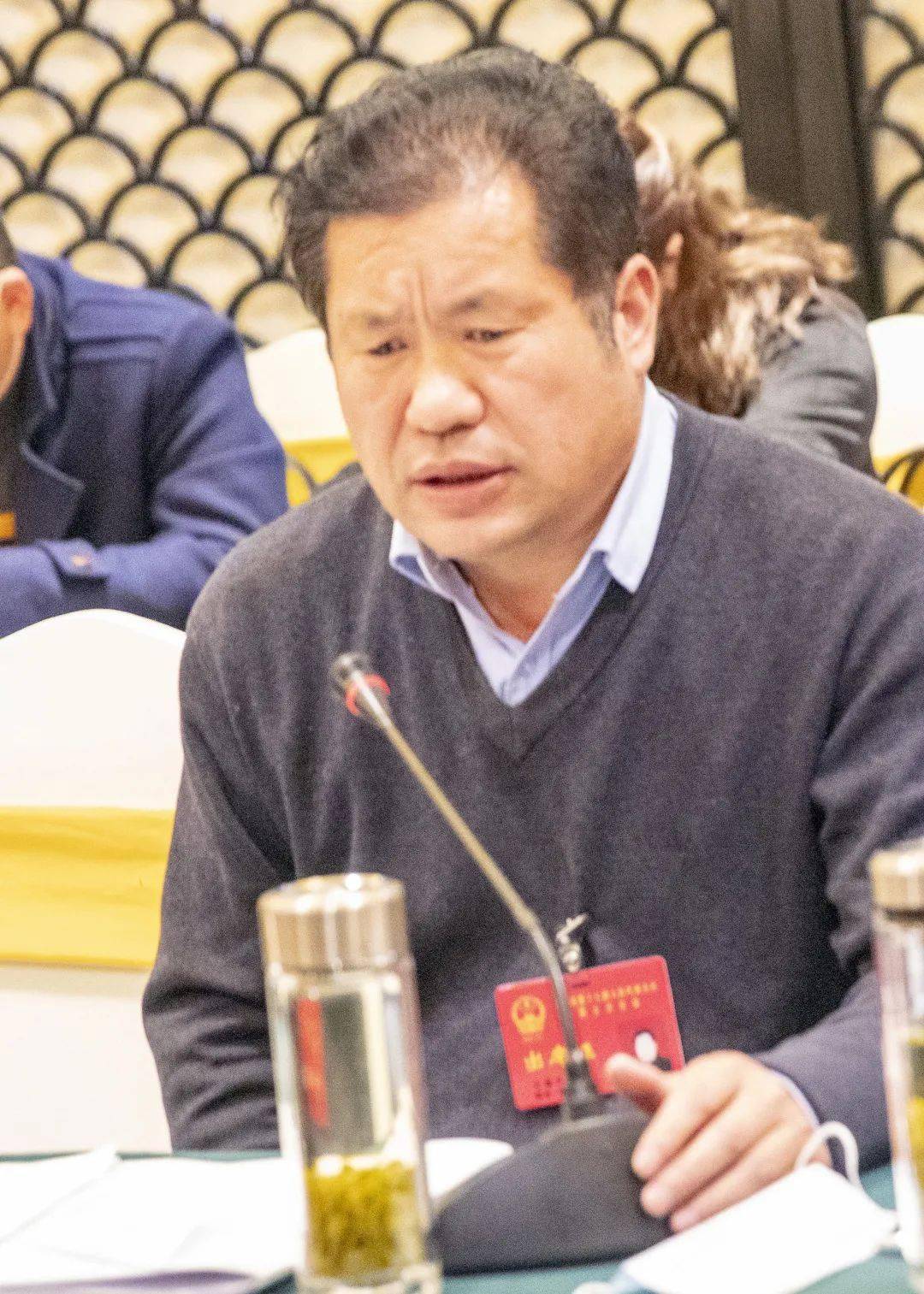 【现场直击】人代会进行时_贺红斌