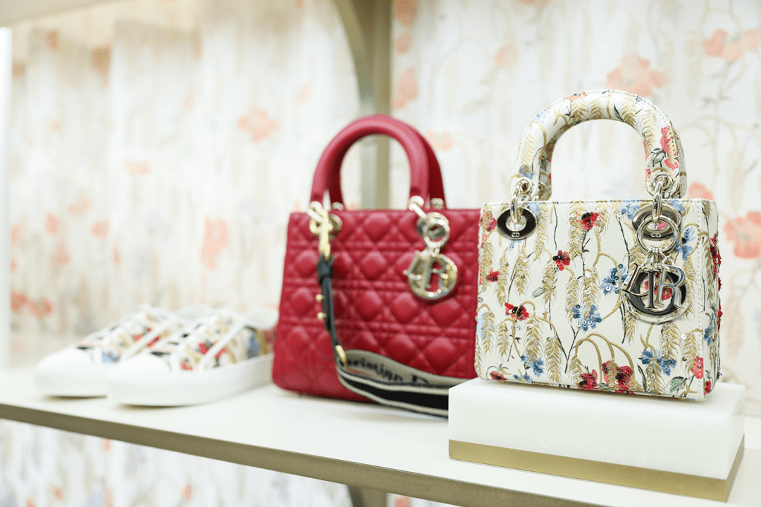 dior迪奥中国新年限定系列限时精品店登陆广州太古汇