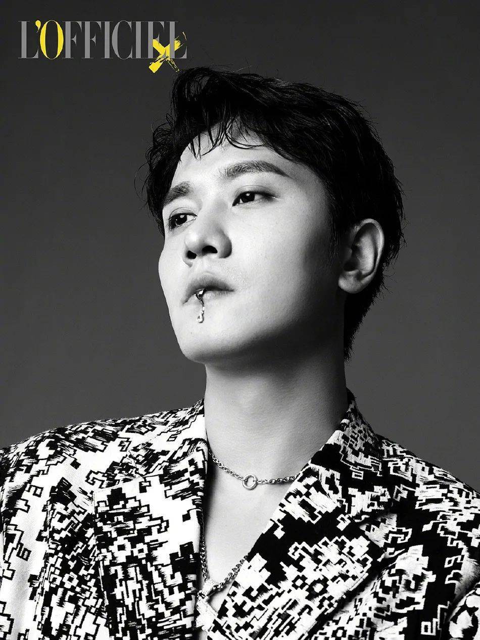 售后满分蔡文静彭冠英新大片来袭互动叼糖果含糖量太高