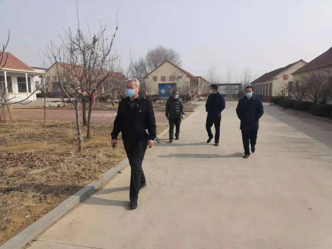 灰墩镇人口_人口普查图片(2)