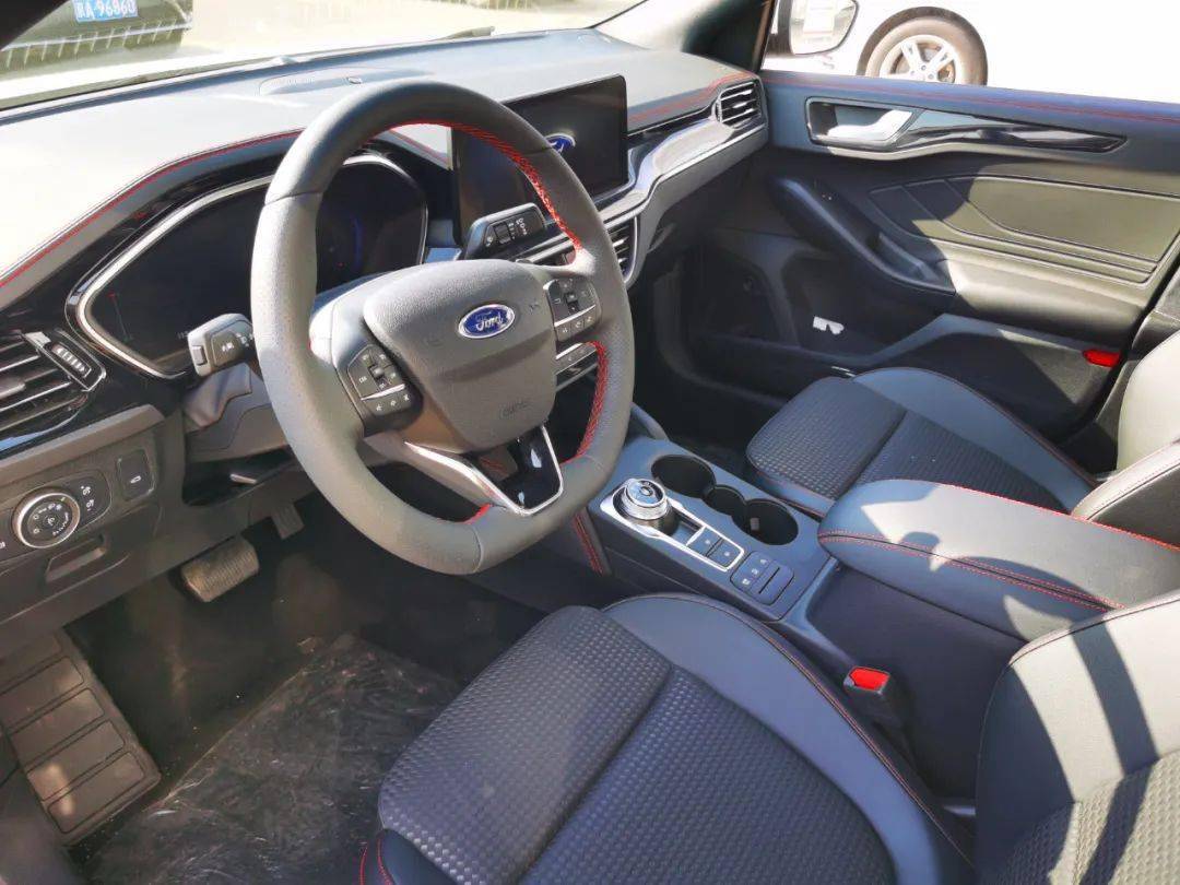 爱福特车友会会长北京探店2021款福特福克斯stline