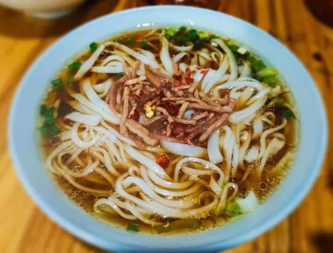 才从湘潭回又想念湘潭米粉了讲实话真比长沙要强一篾片