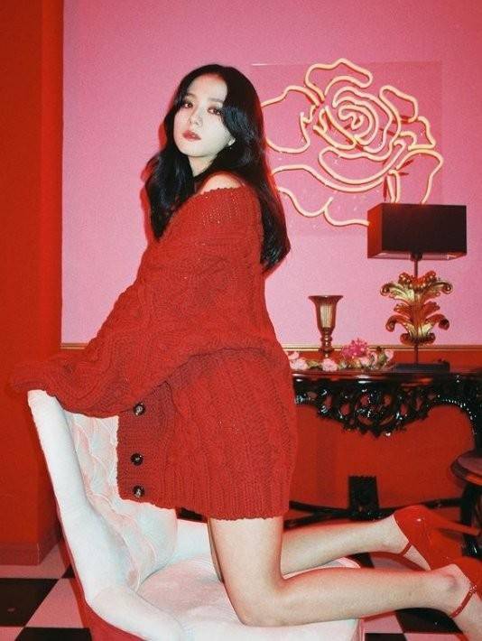 blackpink成员jisoo社交网站发照展诱惑魅力