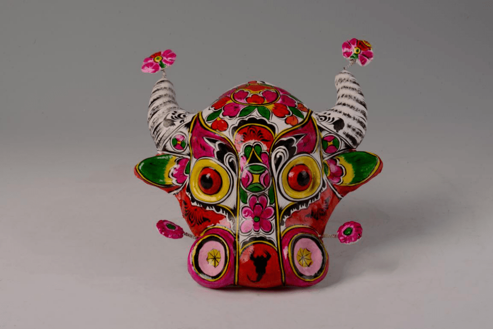 泥塑彩绘牛·河南鹤壁浚县·玩具99 泥塑彩绘牛·天津泥人张·玩具100