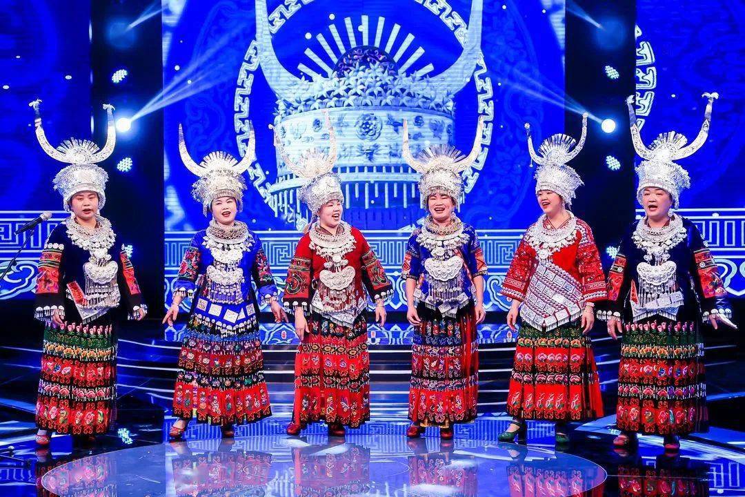 民族春晚铸牢中华民族共同体意识苗族歌手们在现场