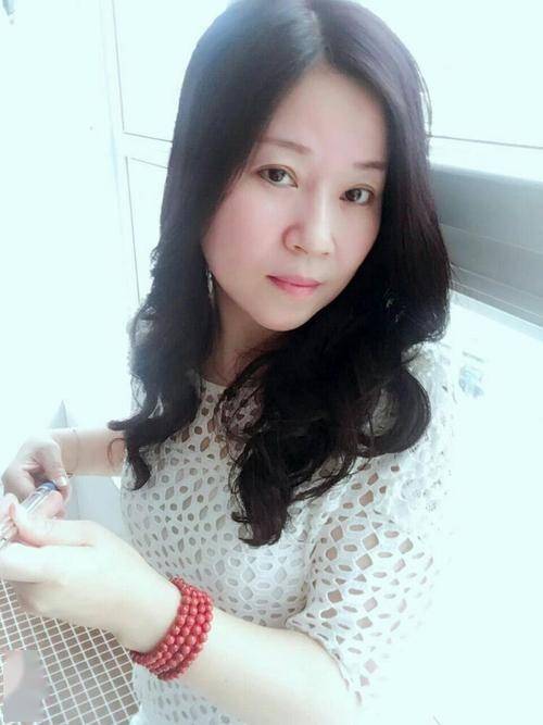 她是精明的女人,她是漂亮的女人,她的经历令人折服