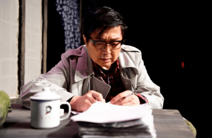 话剧《路遥》为平凡而伟大的奋斗者放歌