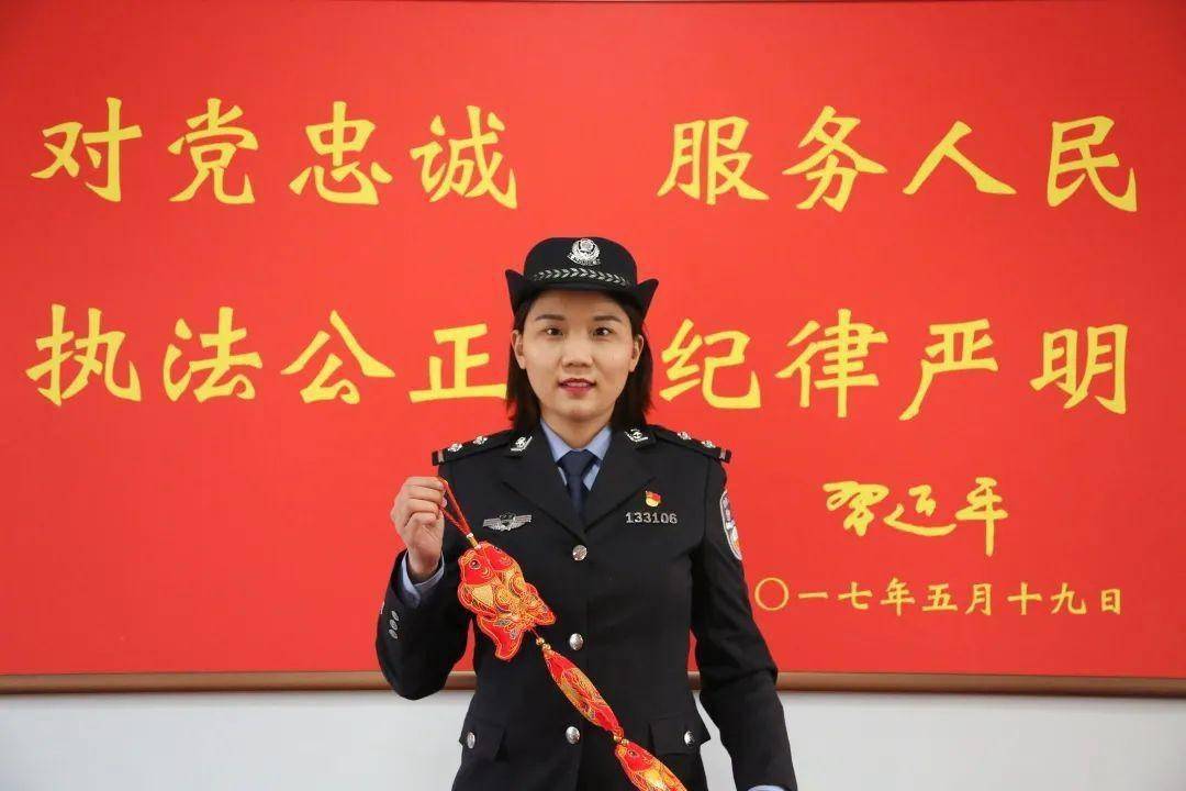 守护万家平安河南安阳公安警花警草给您拜年啦