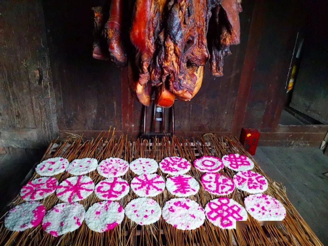 团糁与腊肉5彝族:李茜特别的过年风俗:杀过年猪,喝"杀猪酒",烧肉祭祖