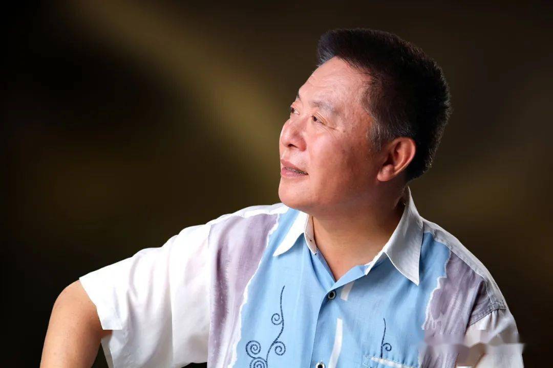 【名家展厅】写不完的康定,唱不尽的情歌一一陈川20年耕耘,改编不同