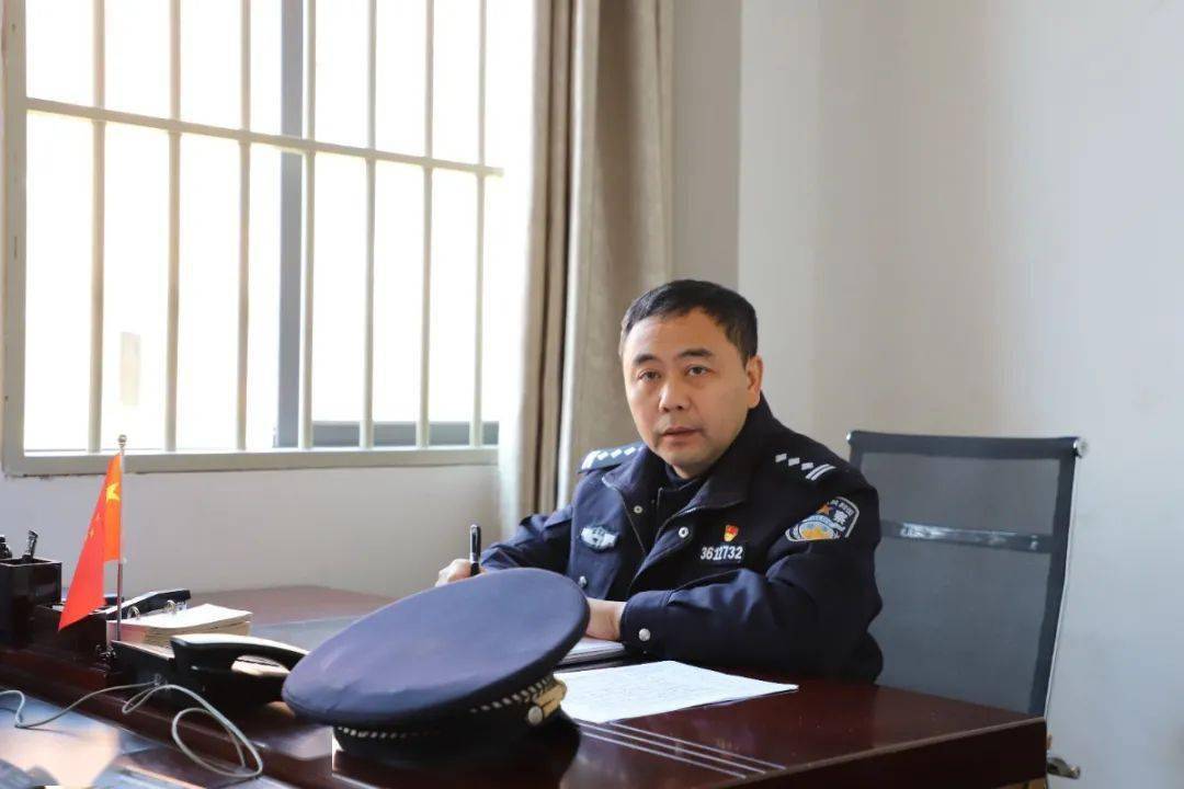 1996年参加工作,中共党员,一级警长,现任江西省赣西监狱五监区党支部