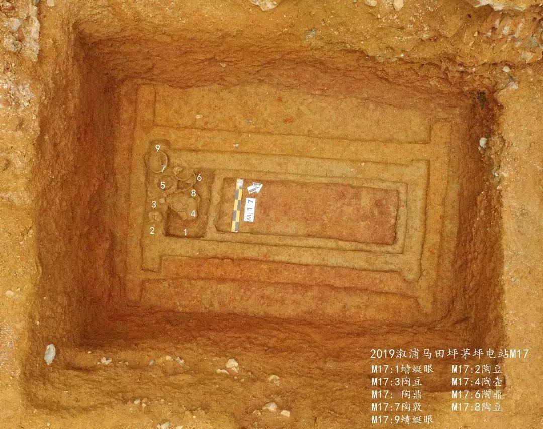 战国墓均为竖穴土坑墓,由于原始地表被早期基本建设所破坏,现各墓葬