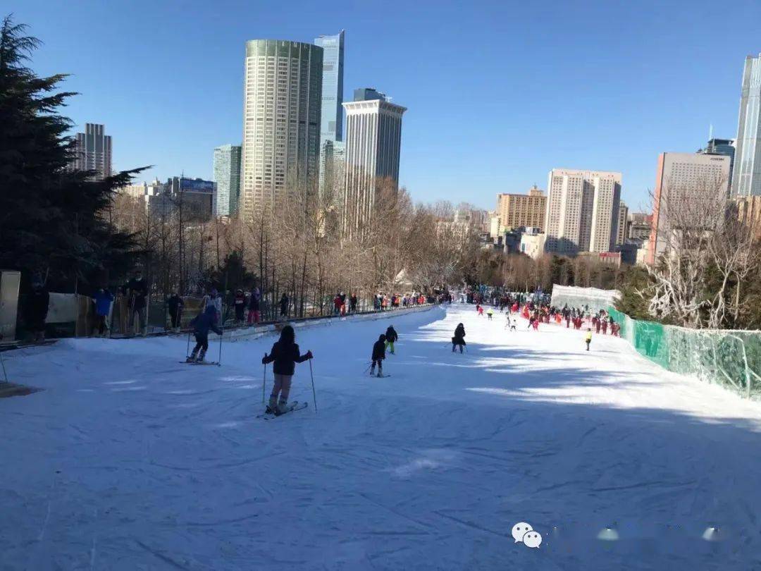 孩子们滑雪真牛!劳动公园冰雪乐园