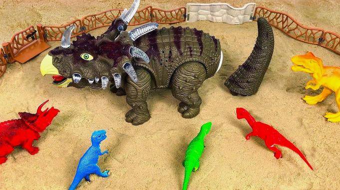 玩玩具认识远古生物霸王龙五角龙