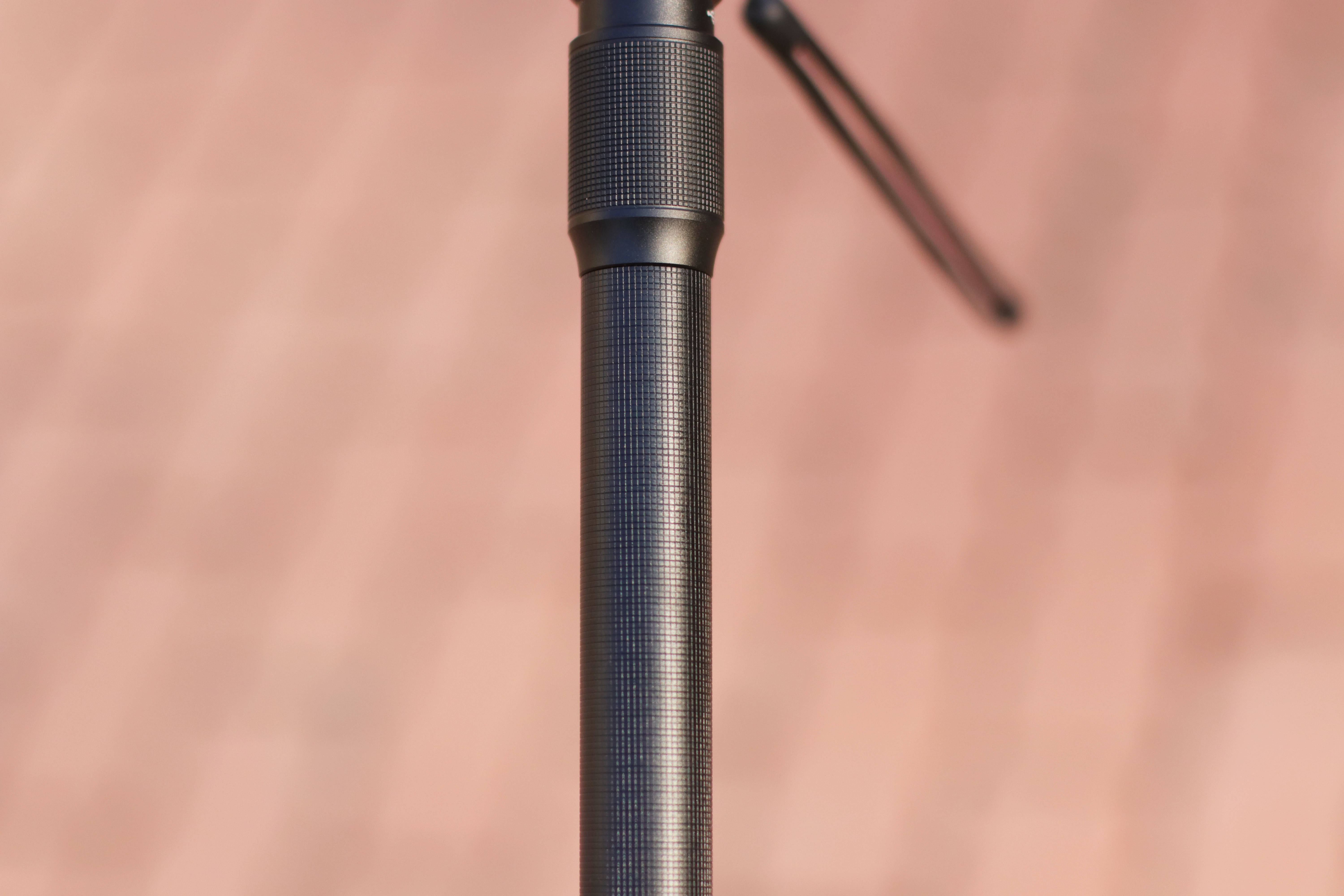 小米有品上架雷电安全求生伸缩棒拥有高压电弧女性专属