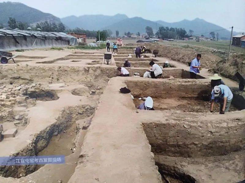 辽阳冮官屯窑址位于辽阳县小屯镇冮官屯村,太子河南岸